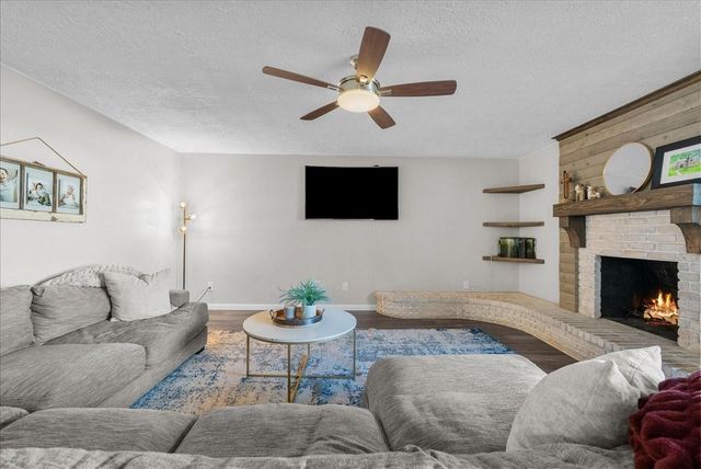 15431 Wandering Trail, Friendswood, TX 77546