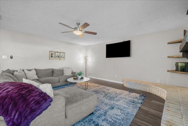 15431 Wandering Trail, Friendswood, TX 77546