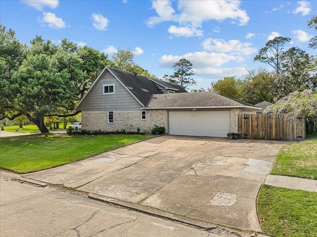 15431 Wandering Trail, Friendswood, TX 77546
