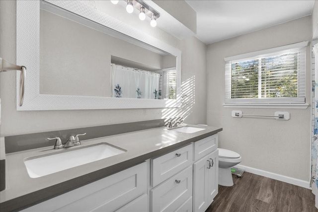 15431 Wandering Trail, Friendswood, TX 77546