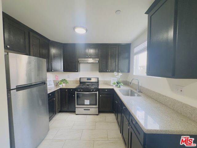 2436 E 115th Place 2434, Los Angeles, CA 90059