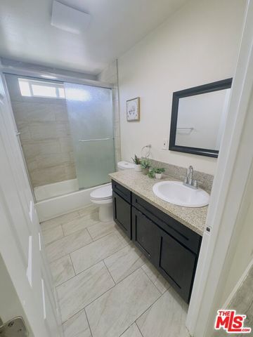2436 E 115th Place 2434, Los Angeles, CA 90059