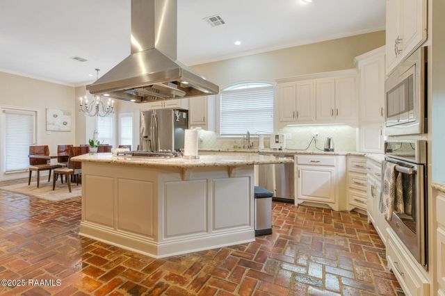 115 Westfield Drive, Lafayette, LA 70503