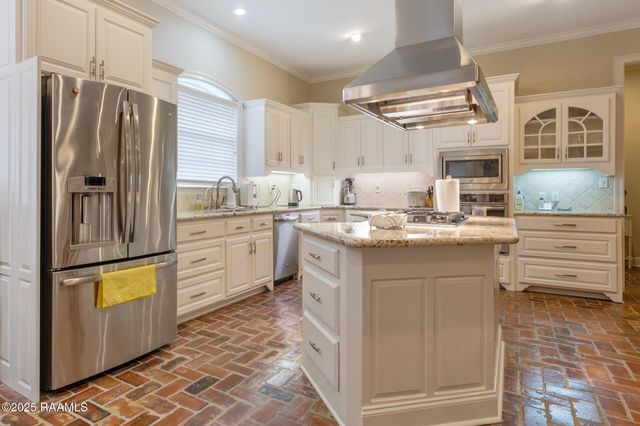 115 Westfield Drive, Lafayette, LA 70503