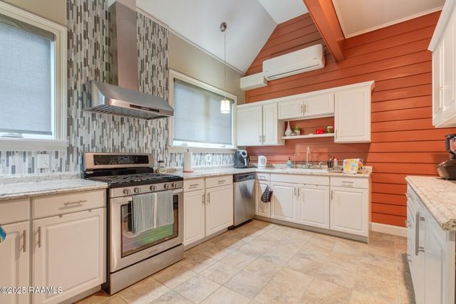 115 Westfield Drive, Lafayette, LA 70503