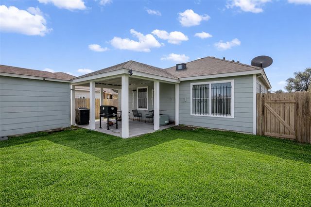 539 Silky Leaf Drive, Houston, TX 77073