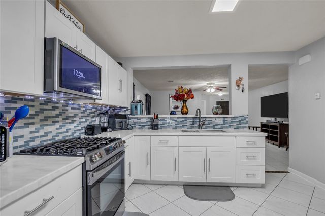 539 Silky Leaf Drive, Houston, TX 77073