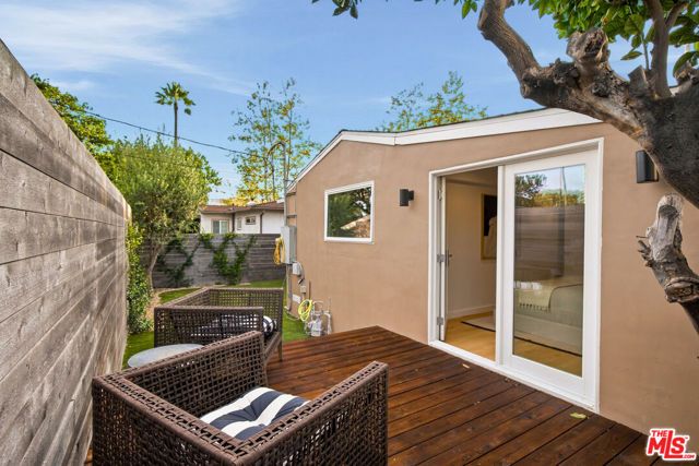 670 Olive Street, Los Angeles, CA 90291