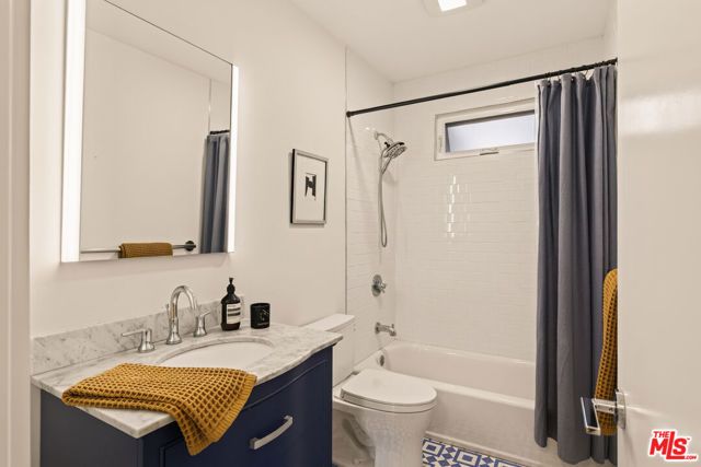 670 Olive Street, Los Angeles, CA 90291