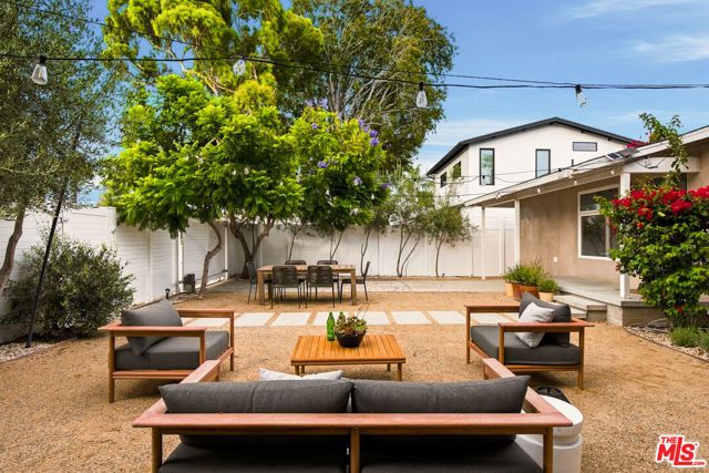 670 Olive Street, Los Angeles, CA 90291
