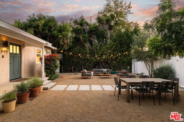 670 Olive Street, Los Angeles, CA 90291