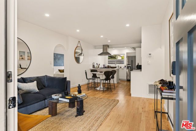 670 Olive Street, Los Angeles, CA 90291