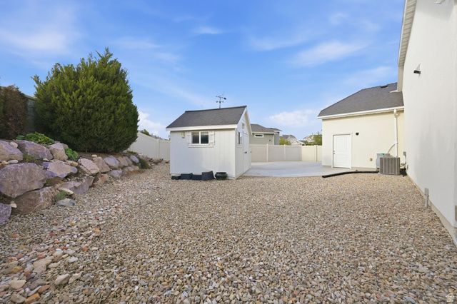 8528 S OTTER CREEK DR, West Jordan, UT 84081