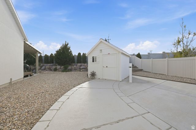 8528 S OTTER CREEK DR, West Jordan, UT 84081