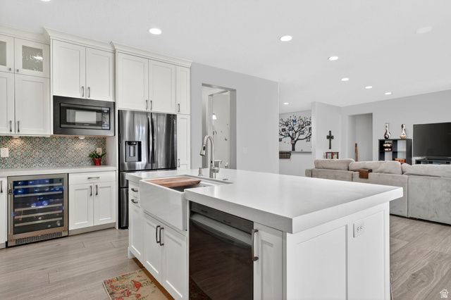 8528 S OTTER CREEK DR, West Jordan, UT 84081