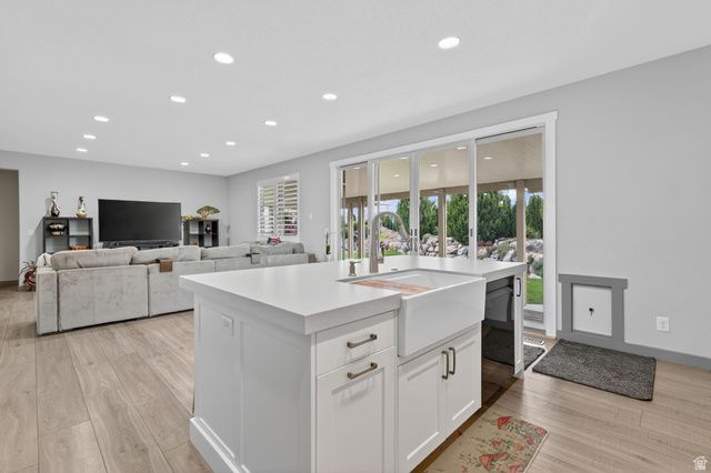 8528 S OTTER CREEK DR, West Jordan, UT 84081