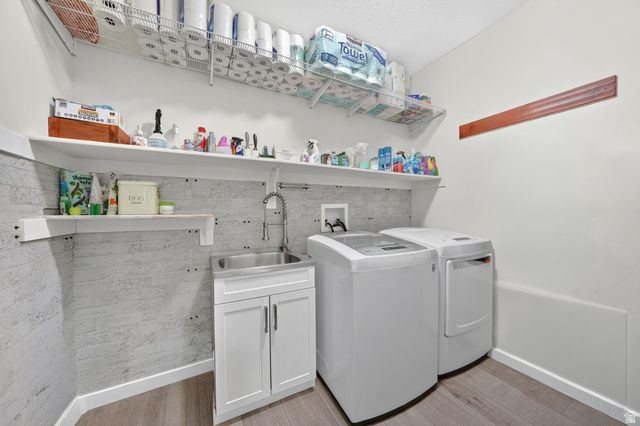 8528 S OTTER CREEK DR, West Jordan, UT 84081