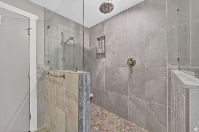 8528 S OTTER CREEK DR, West Jordan, UT 84081