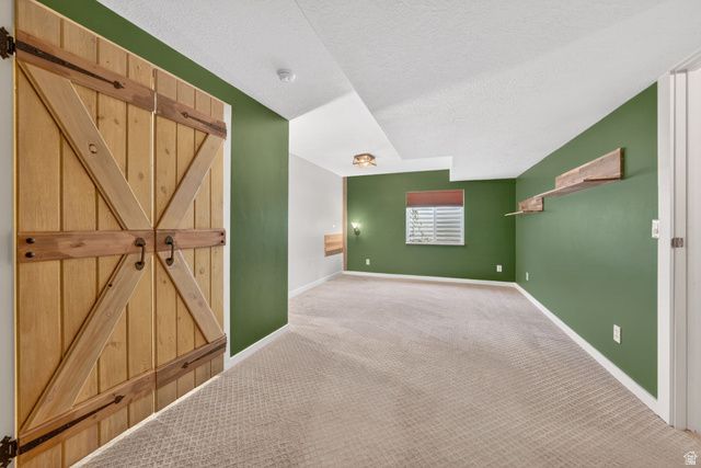 8528 S OTTER CREEK DR, West Jordan, UT 84081