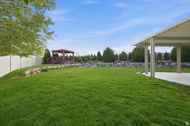 8528 S OTTER CREEK DR, West Jordan, UT 84081