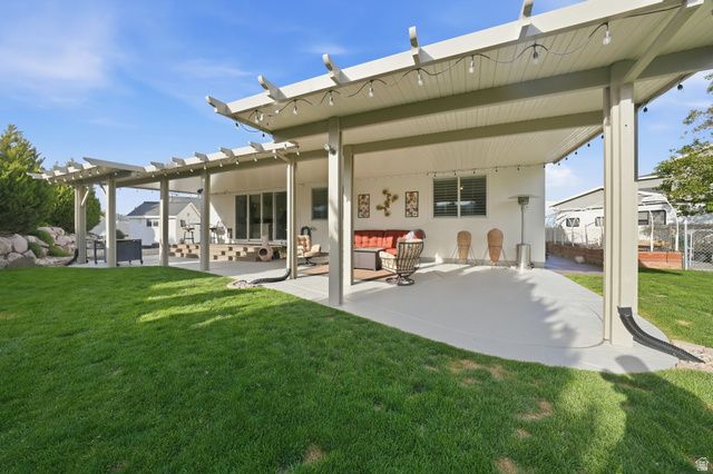 8528 S OTTER CREEK DR, West Jordan, UT 84081