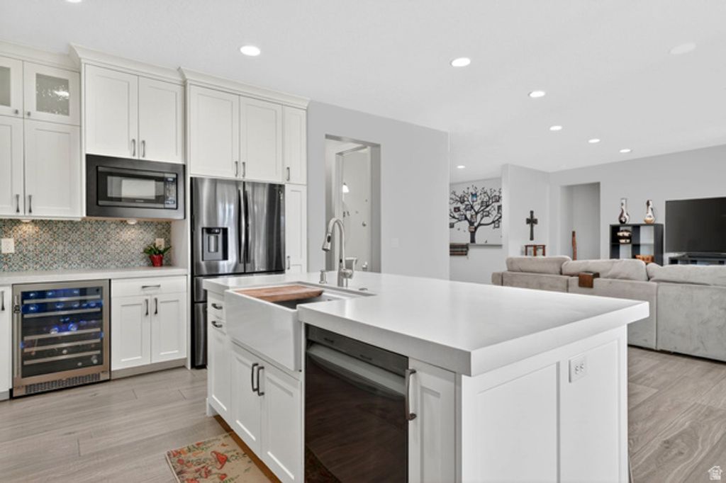 Image 22 of property listing at 8528 S OTTER CREEK DR, West Jordan, UT 84081