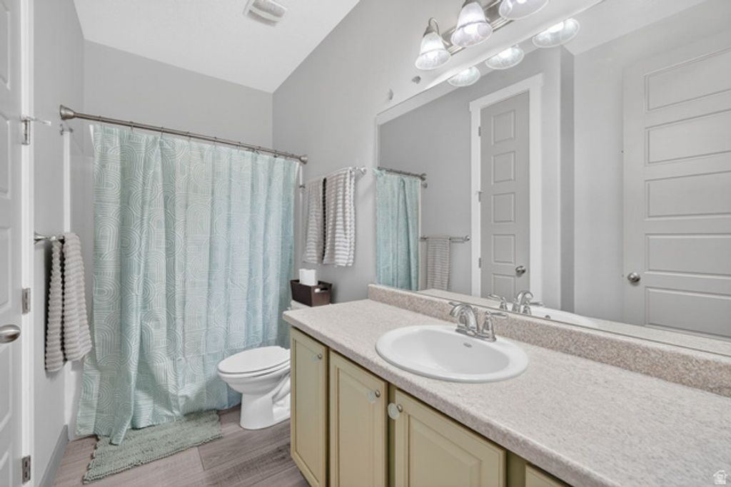 Image 34 of property listing at 8528 S OTTER CREEK DR, West Jordan, UT 84081