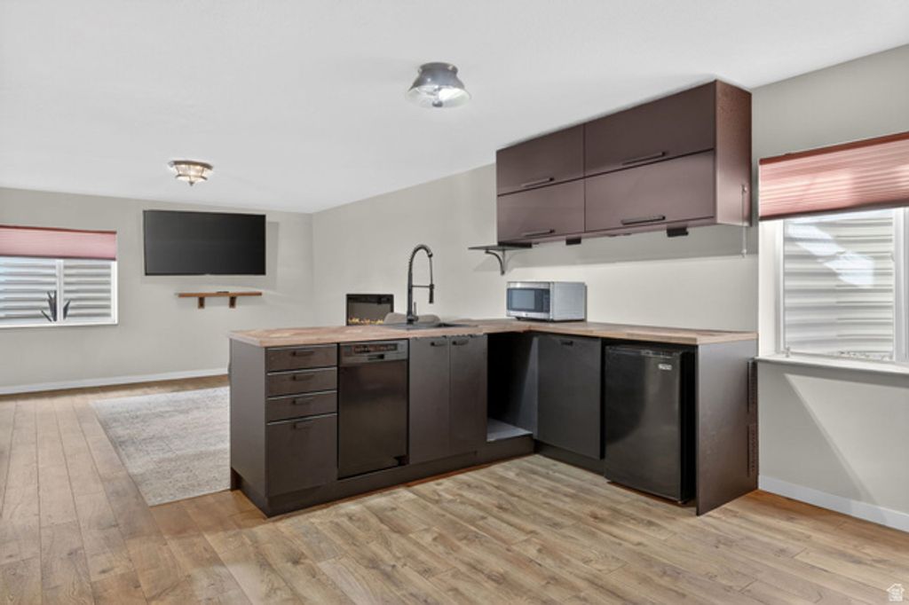 Image 36 of property listing at 8528 S OTTER CREEK DR, West Jordan, UT 84081