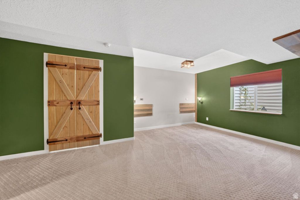Image 46 of property listing at 8528 S OTTER CREEK DR, West Jordan, UT 84081