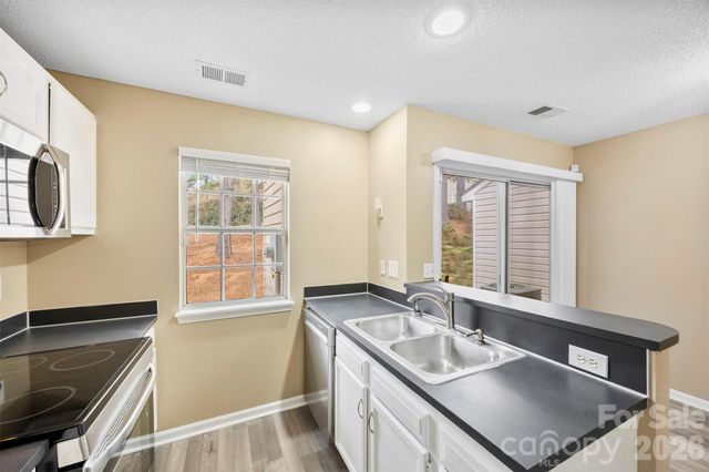 3105 Summercroft Lane, Charlotte, NC 28269