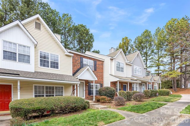 3105 Summercroft Lane, Charlotte, NC 28269
