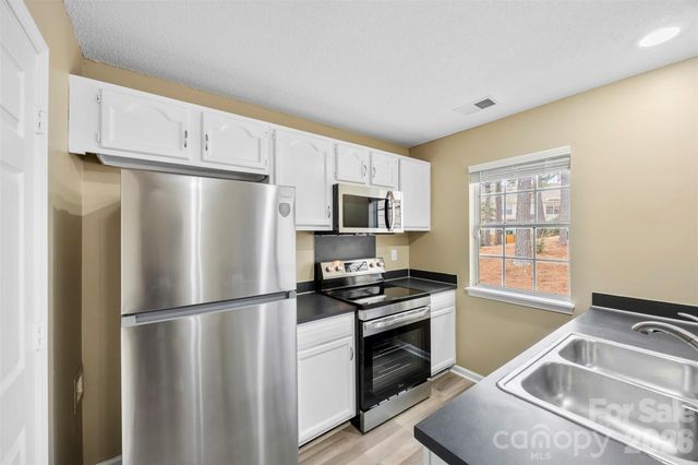 3105 Summercroft Lane, Charlotte, NC 28269