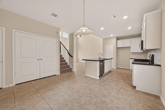 6126 Prince Place Dr, Rosenberg, TX 77471