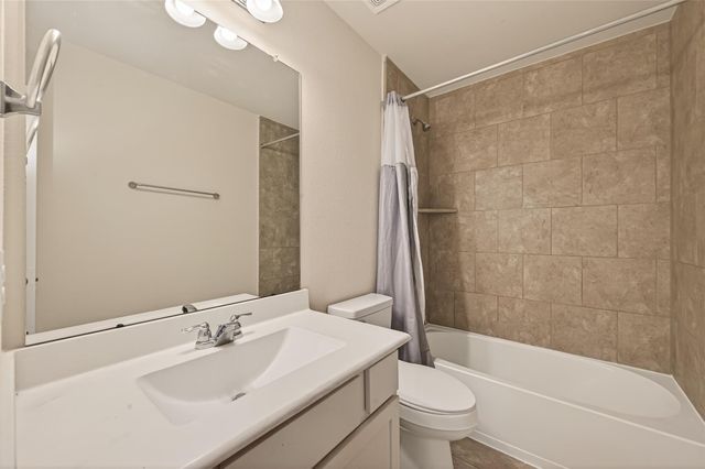 6126 Prince Place Dr, Rosenberg, TX 77471