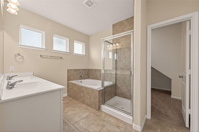 6126 Prince Place Dr, Rosenberg, TX 77471