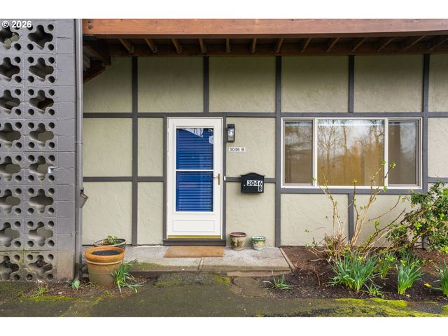 3046 Sw FLORIDA Ct B, Portland, OR 97219