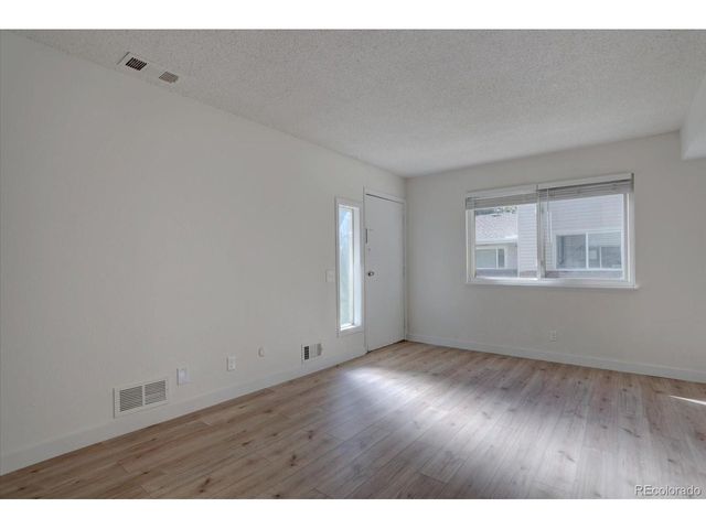 9005 E Lehigh Ave 19, Denver, CO 80237