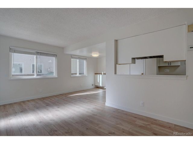 9005 E Lehigh Ave 19, Denver, CO 80237