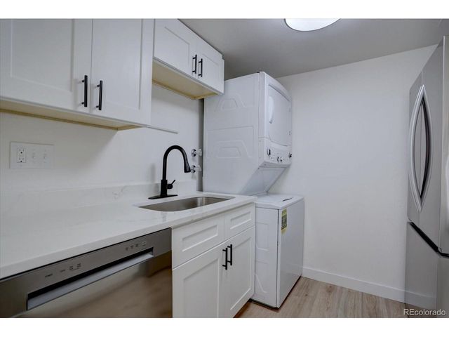 9005 E Lehigh Ave 19, Denver, CO 80237