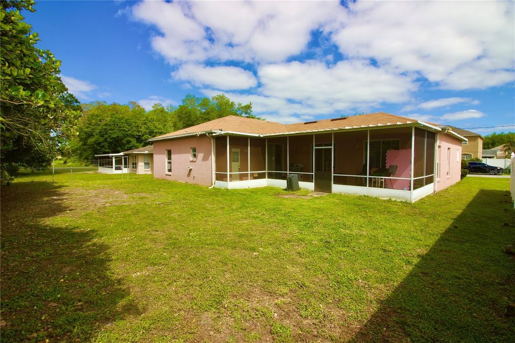 Image 16 of property listing at 302 FERRARA COURT, Kissimmee, FL 34758