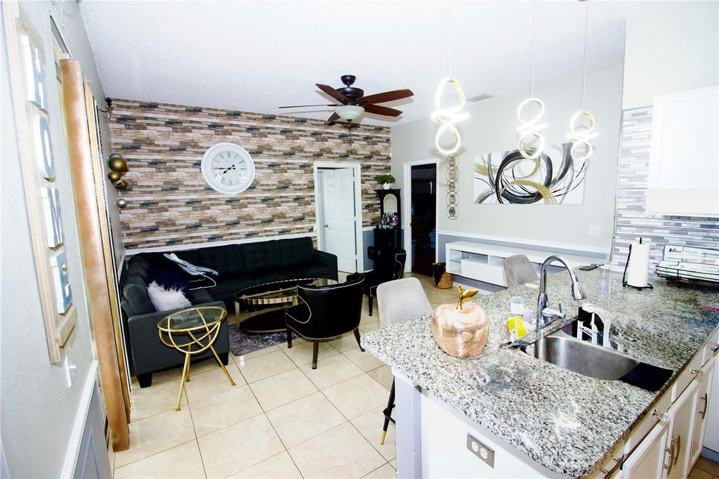 Image 8 of property listing at 302 FERRARA COURT, Kissimmee, FL 34758