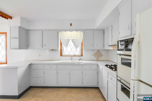 240 Ridge Road, Cedar Grove, NJ 07009