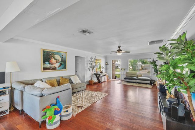 1510 CREST Drive, Lake Worth, FL 33461