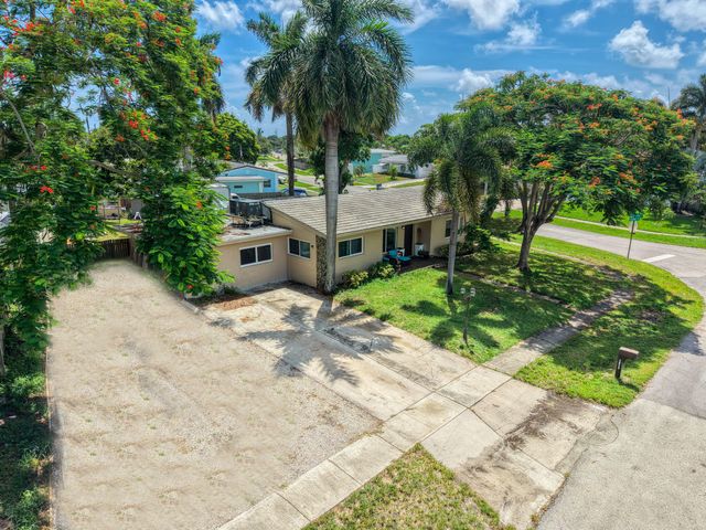 1510 CREST Drive, Lake Worth, FL 33461