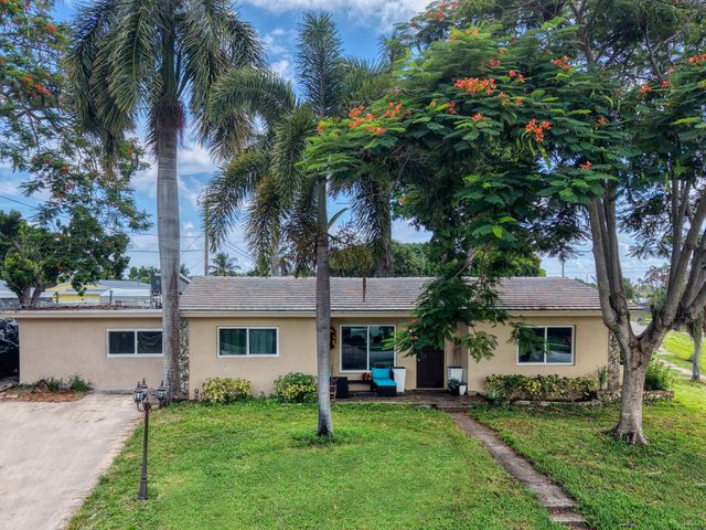 1510 CREST Drive, Lake Worth, FL 33461