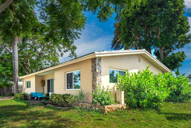 1510 CREST Drive, Lake Worth, FL 33461