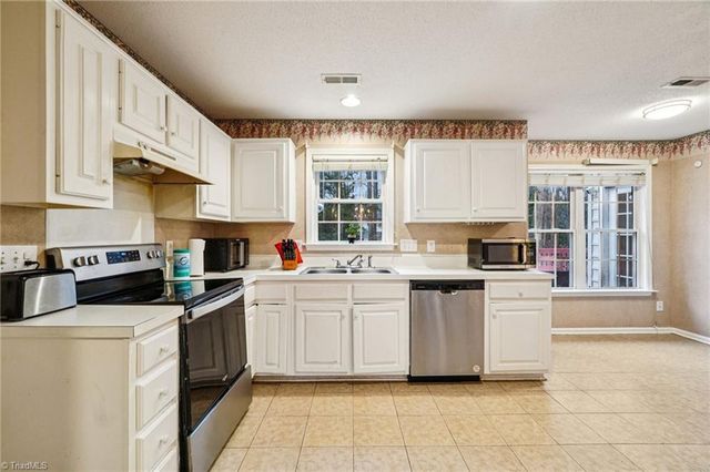 4004 Auburn Hills Drive, Greensboro, NC 27407