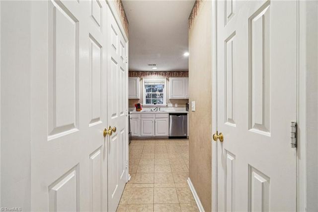 4004 Auburn Hills Drive, Greensboro, NC 27407