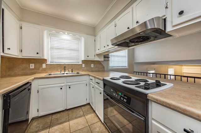 1124 Old Charter Court, Little Rock, AR 72207