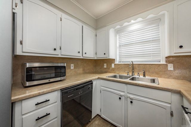 1124 Old Charter Court, Little Rock, AR 72207